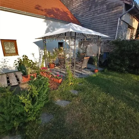 400 éves Ház Apartman
